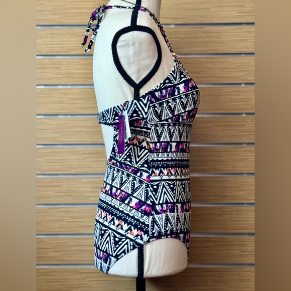 LASCANA Cutout Halterneck One-Piece Swimsuit in Black Multicolor Geometric Print - Picture 4 of 16